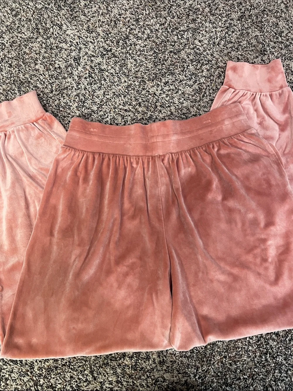 Victoria's Secret Velvet Jogger Pants in Dusty Coral Woman’s Size M | GUC/Flaw